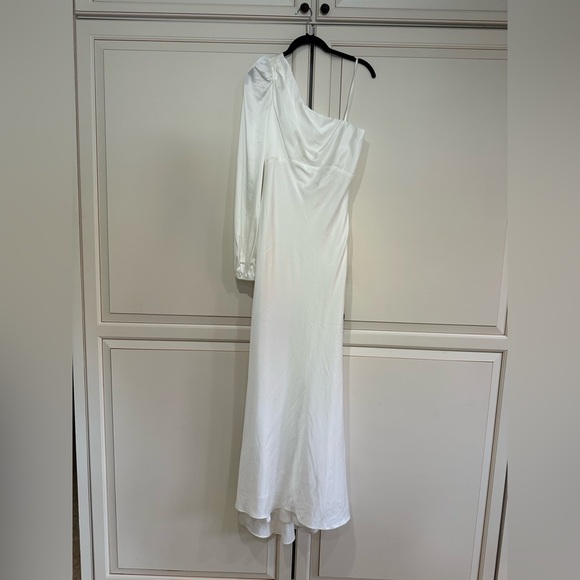 MAC DUGGAL
Satin One-Shoulder Gown (D3) - Picture 3 of 5